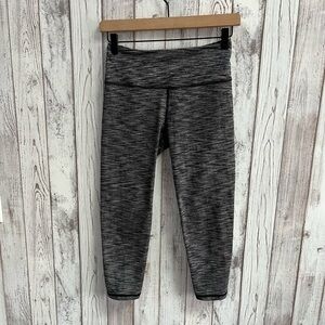 Victorias Secret Sport gray Capri workout leggings size small